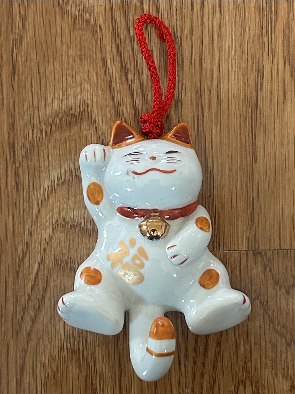 Lucky Maneki Neko Ceramic Cat Ornament - White and Orange - Picture 6 of 6